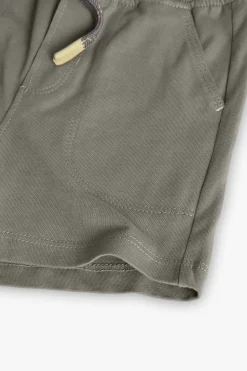 Bermuda basic in maglia per bambino in colore marrone.