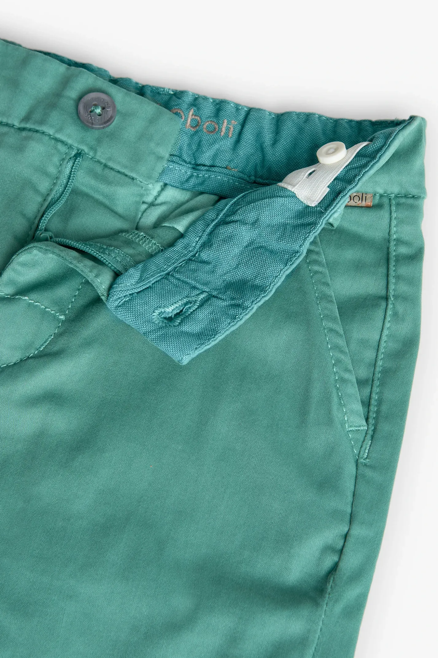 Bermuda in raso per bambino di colore verde