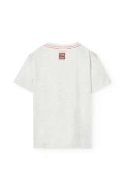 Completo a maglia con maglietta grigia e bermuda arancione per bambino.
