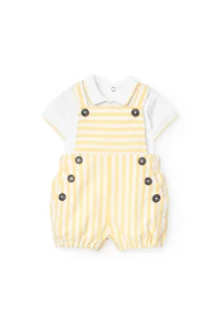 Completo a maglia per bambino nei colori giallo e bianco.