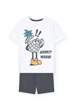 Completo in maglia con maglietta per bambino di colore bianco e bermuda di colore grigio.
