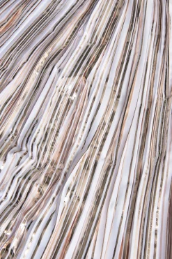 Gonna a pieghe in maglia per bambina di colore bianco