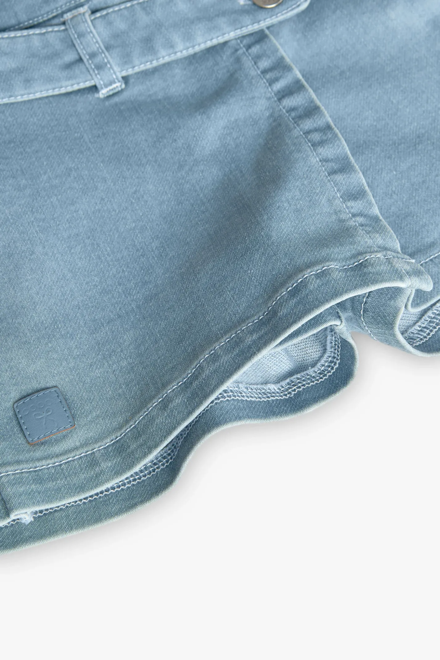 Gonna-pantaloncino in denim per neonata in colore bleach