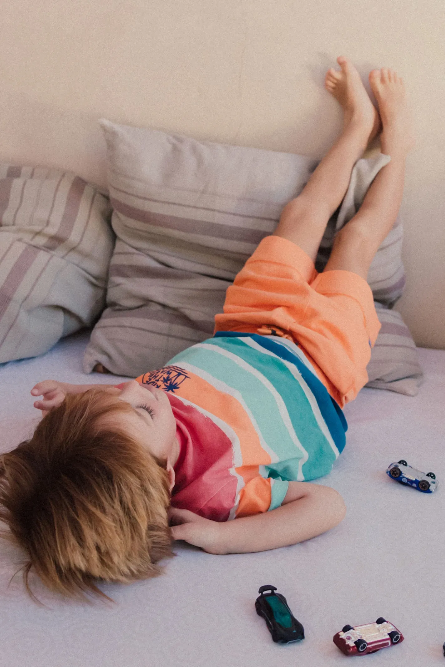 Maglietta a maglia per bambino con stampa multicolore