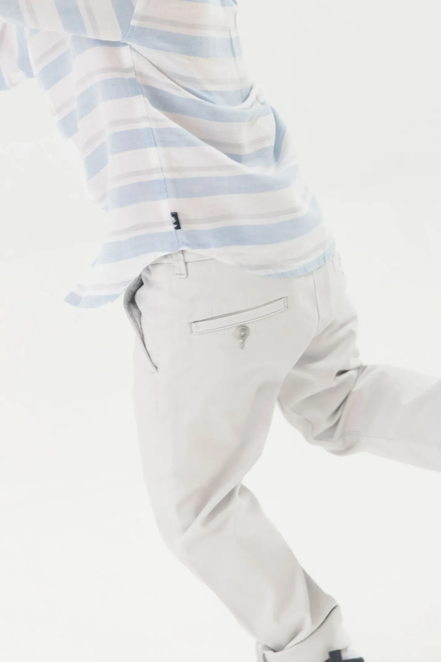 Pantaloni in raso elasticizzato per neonato in bianco