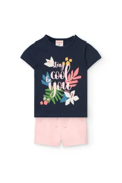 Set di maglietta e pantaloncini in maglia per neonata nei colori blu navy e rosa.