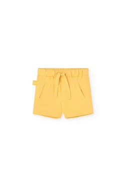 Set di maglietta in maglia per neonato di colore giallo con stampa a righe e coccodrillo.
