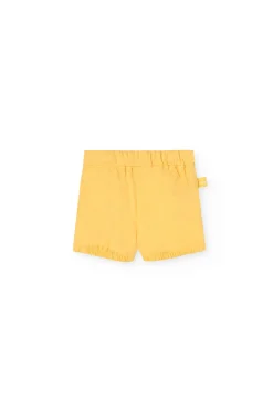 Set di maglietta in maglia per neonato di colore giallo con stampa a righe e coccodrillo.