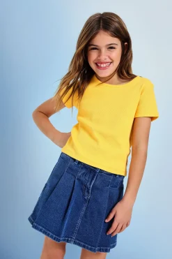 T-shirt basic in maglia per bambina di colore giallo.