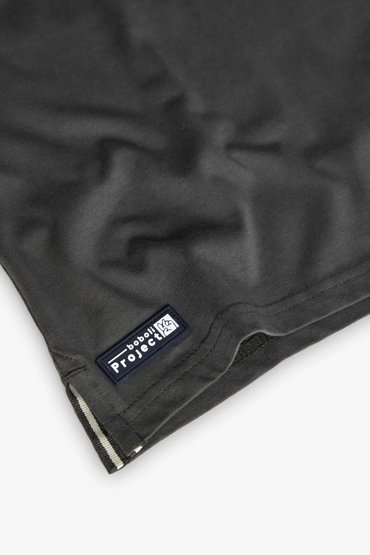 T-shirt in maglia per bambino in grigio con taschino
